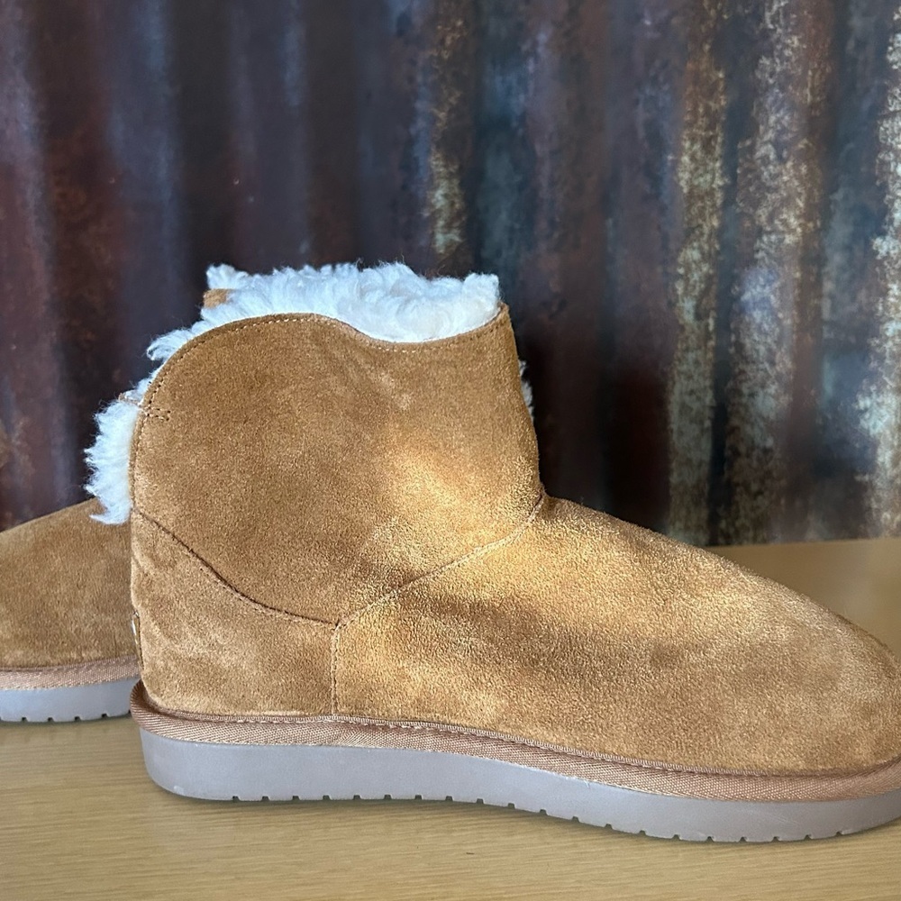 NWOT-Koolaburra by UGG kids sparkle Star boots chestnut faux fur lined size 4 - Picture 4 of 7
